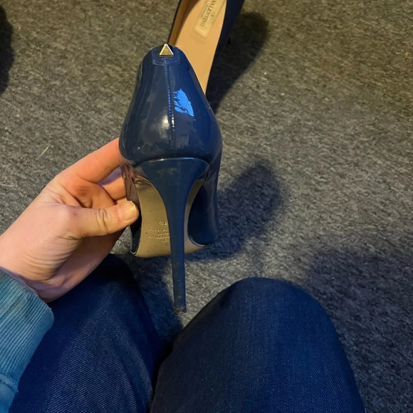 Valentino Blue Stud Heels, size 38.5 - Picture 5 of 15